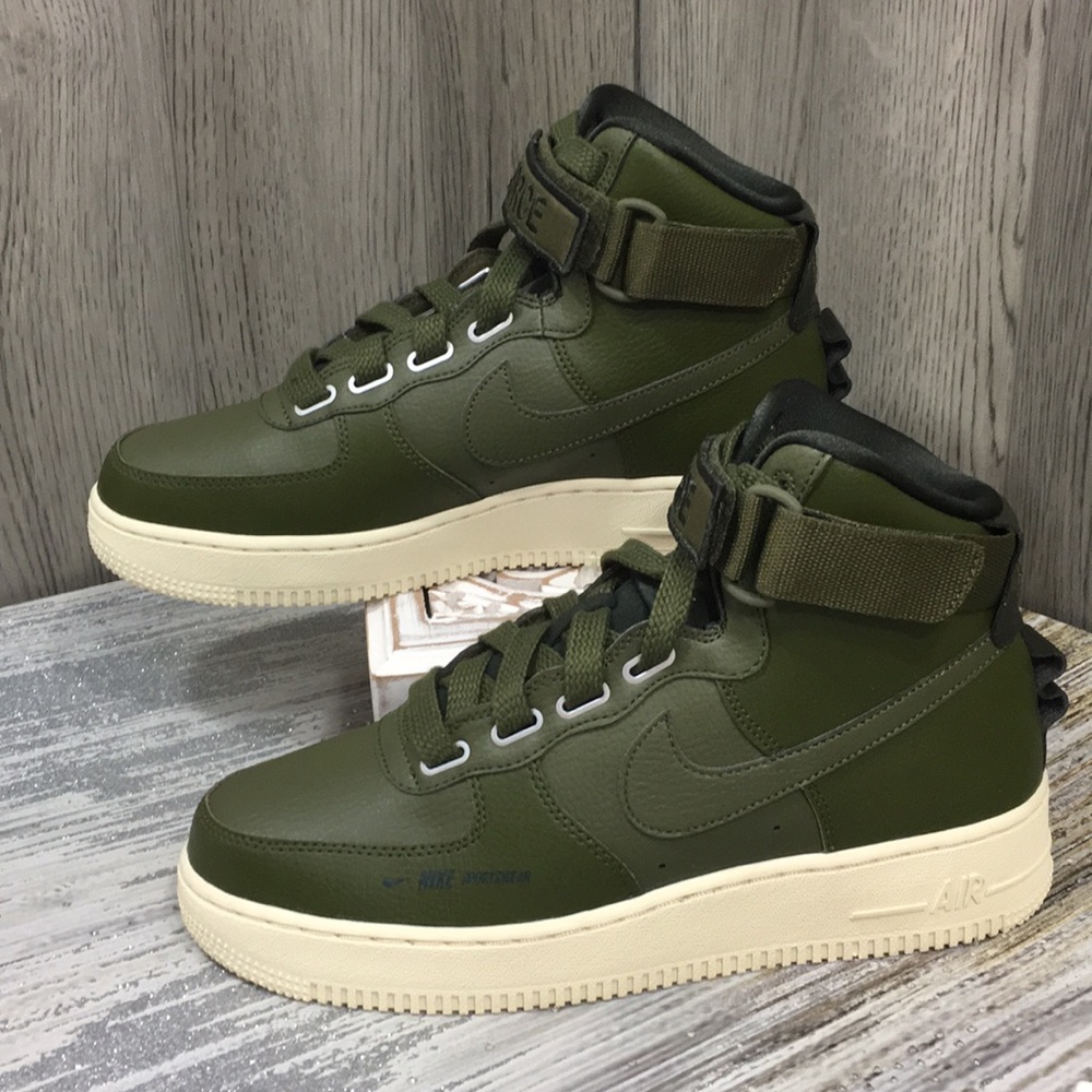 NIKE WMNS AF1 HI UT - Picture 2 of 8